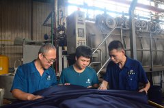 特整丙班氣流機(jī)組：三人七個機(jī)臺，班產(chǎn)三萬五